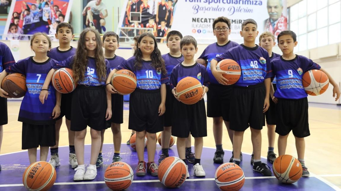 Mete Adanır Spor Salonunda Merkez ile işbirliği halinde Yaz Sporları Başlıyor