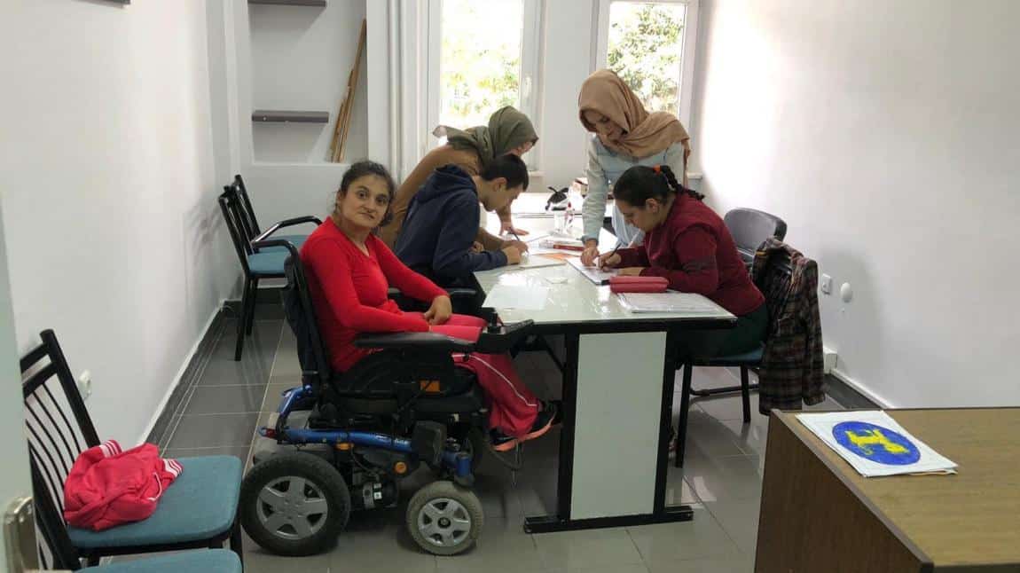 Engelli bireylerimiz için İlyasköy Halk Eğitimi Merkezi bambaşka bir kurs merkezi haline geliyor